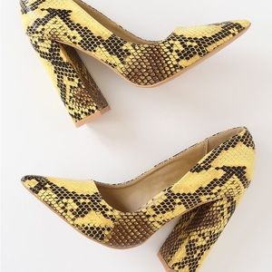 Snakeskin Pointed Toe Pumps